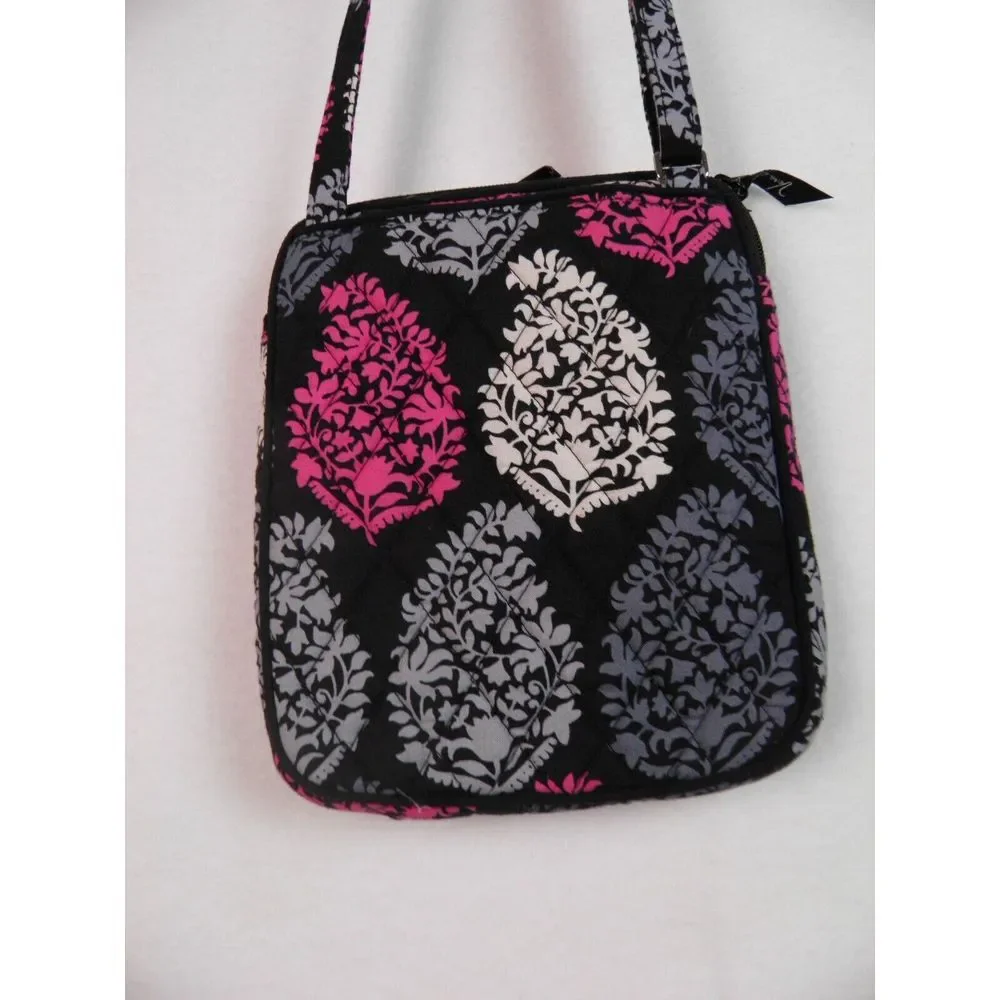 Vera Bradley Quilted Black/Gray/Pink Small Crossbody Purse Adjustable Strap‎ Zip